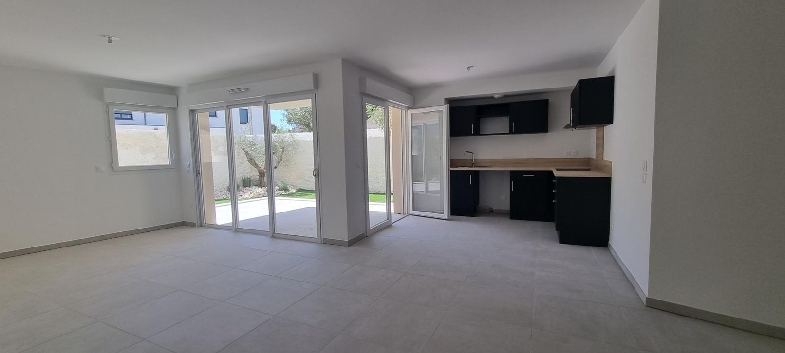 20260424_CARRE VIAS_Séjour-cuisine.jpg